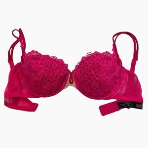 NWOT Victoria's Secret very sexy lined lace bra size 34DD